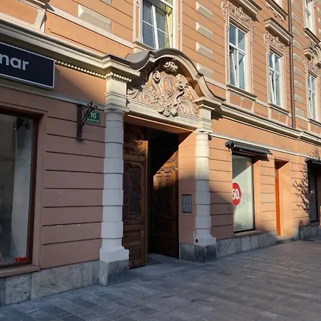 Gregor Apartment *